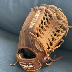 NOKONA Outfield Glove