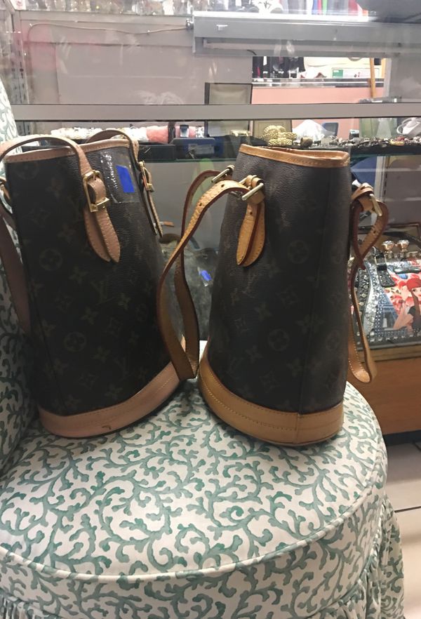 Authentic Louis Vuitton Carry On Luggage Bag for Sale in Phoenix, AZ -  OfferUp