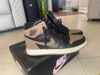 Nike Air Jordan 1 Retro High OG Sneakers size8.5