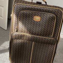 Rioni’s Suitcase 
