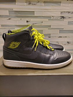 Air Jordan Retro 1 Venom Green.  Size 11 Men's 