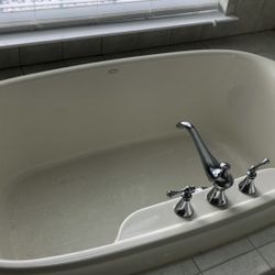 Kohler Bath Tub