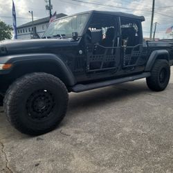 2021 JEEP GLADIATOR SPORT. SuperLoaded. Dont Miss It