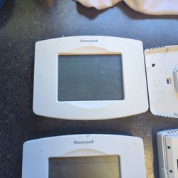 (3) Honeywell Wifi Thermostats 