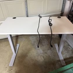 Adjustable Standing Desk 24” x 48”