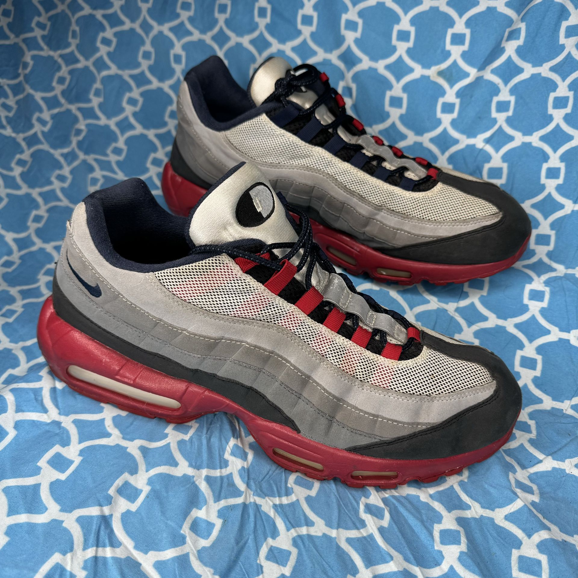 Nike Mens size 13 Air Max 95 Nikeid smoke grey gym solar red split