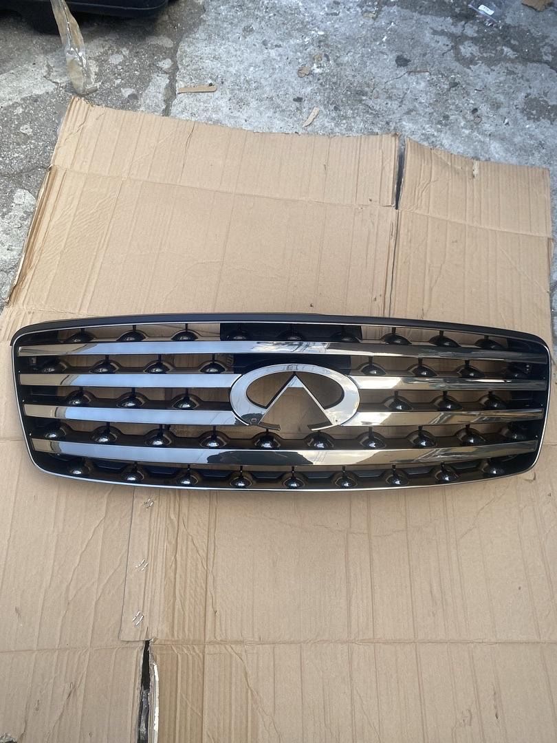03-08 Infiniti FX35 FX45 Factory Style Front Grille Assembly with Chrome Shell and Gray Insert