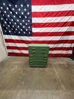 Free Delivery - Classic Refurbished Modern 5 Drawer Dresser