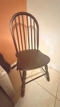 Dark Wood Windsor Spindle Back Dining Chair