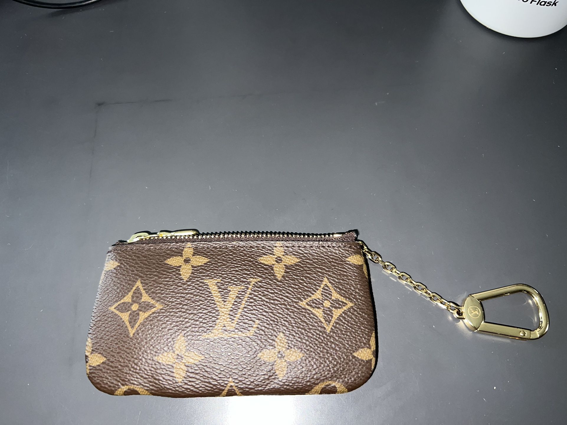 Authentic Louis Vuitton 6 Key Holder Rose Ballerine for Sale in Kent, WA -  OfferUp
