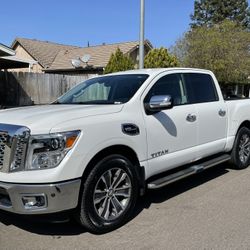 2017 Nissan Titan