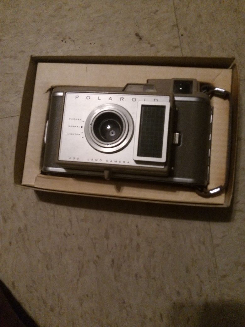 Polaroid J33 electric Land Camera 