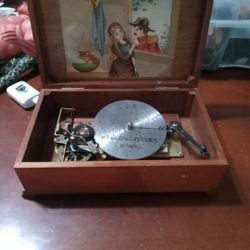 Thorns Swiss Disc Music Box 