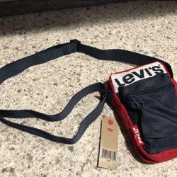LEVI'S CROSS BODY BAG new