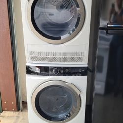 💥Set 24"width Electrolux Washer/Dryer Electric 24"width 💥 