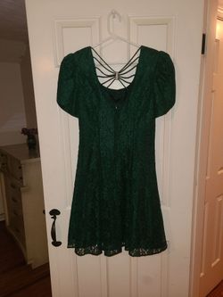 https://offerup.com/redirect/?o=RC5CLlkuTHRk Brand dark green dress. Lace and crinolin/nylon