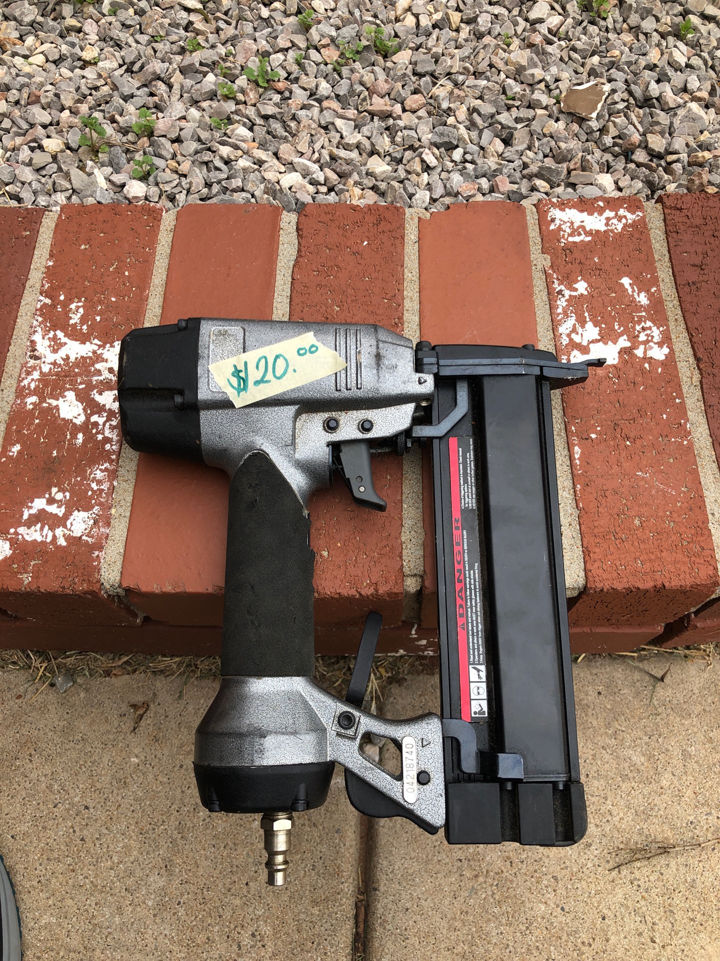 Nail gun