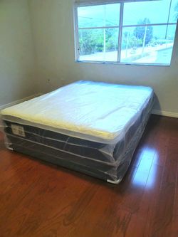 NEW QUEEN PILLOWTOP SET MATTRESS AND BOX SPRING-2PCS