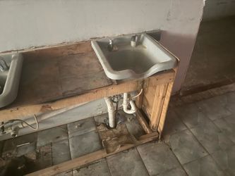 Shampoo sinks