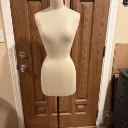 Female Mannequin