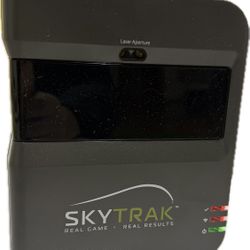 Skytrak Golf Simulator 