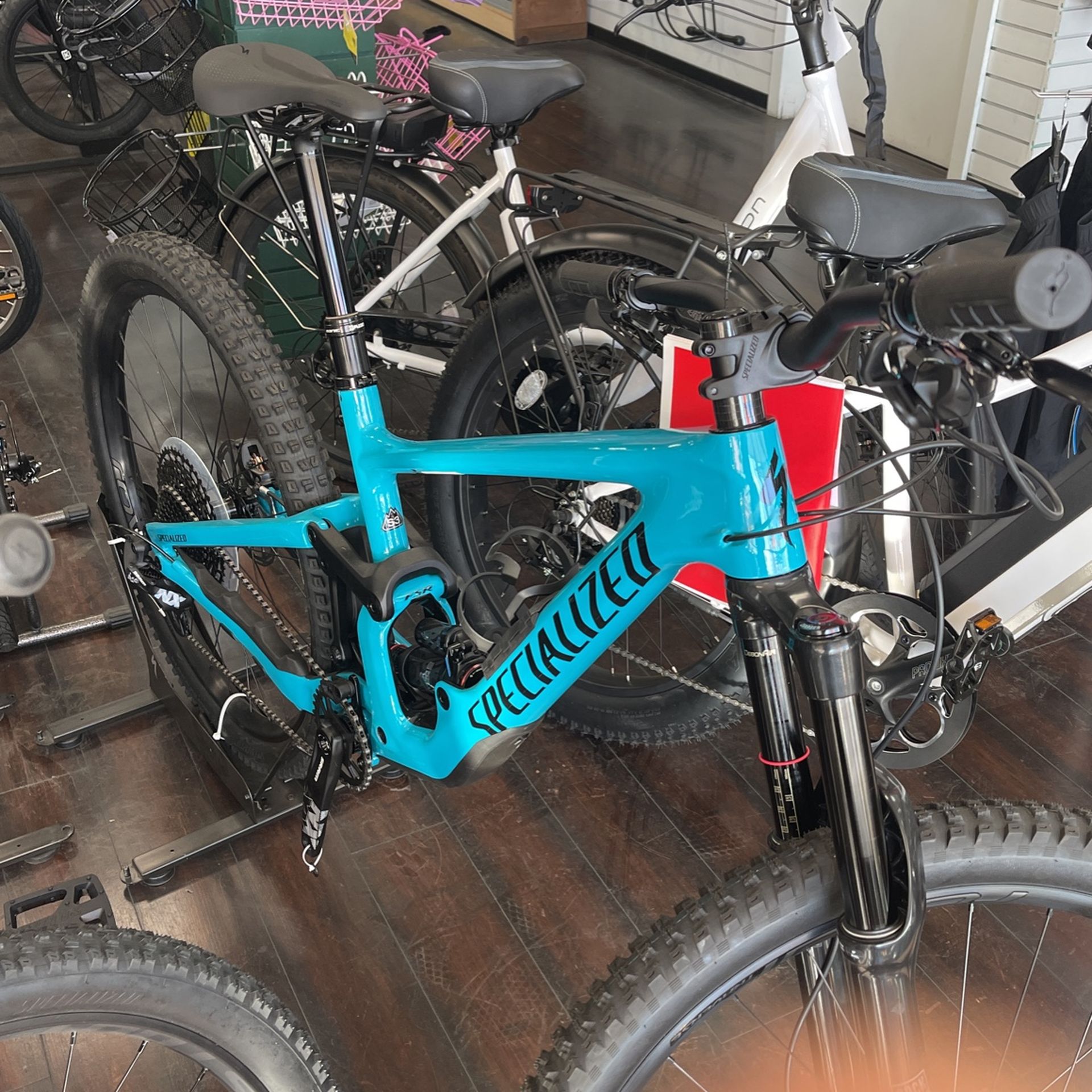 Specialized Enduro Comp Carbon 29” Mountain Bike