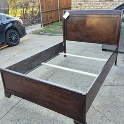 ✨ Cama Full en Venta – Fuerte y Elegante ✨