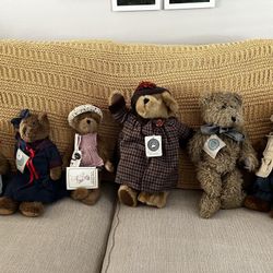 Lots Of Boyd’s Bears 