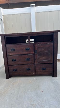 Dresser