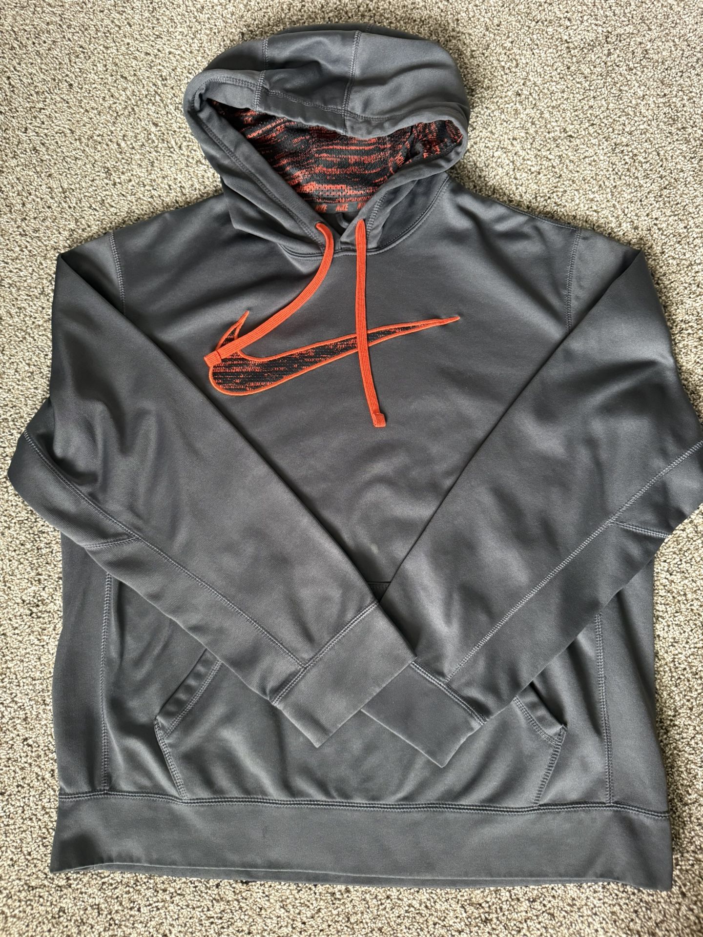 Nike Therma-Fit Hoodie – Size L