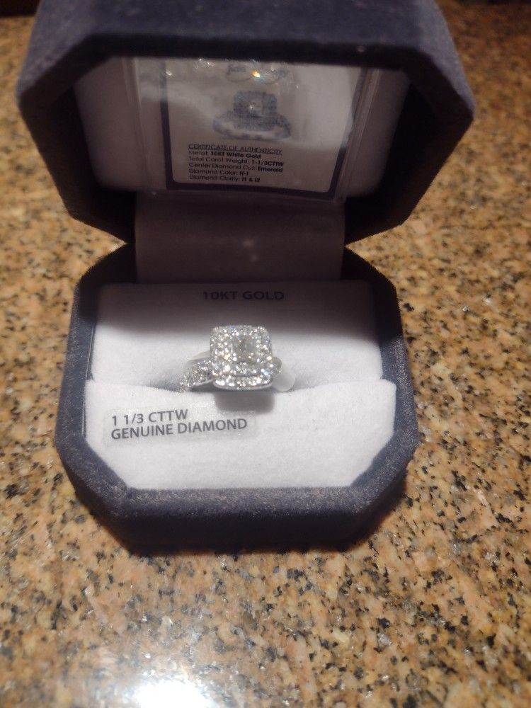 1 1/3 Carat Diamond Engagement Ring Brand New