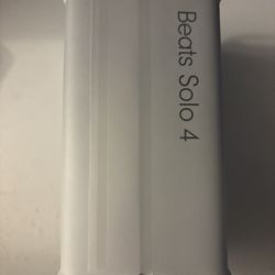 Beats Solo 4 Black UNOPENED