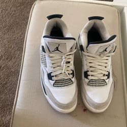 Jordan 4’s Military Black