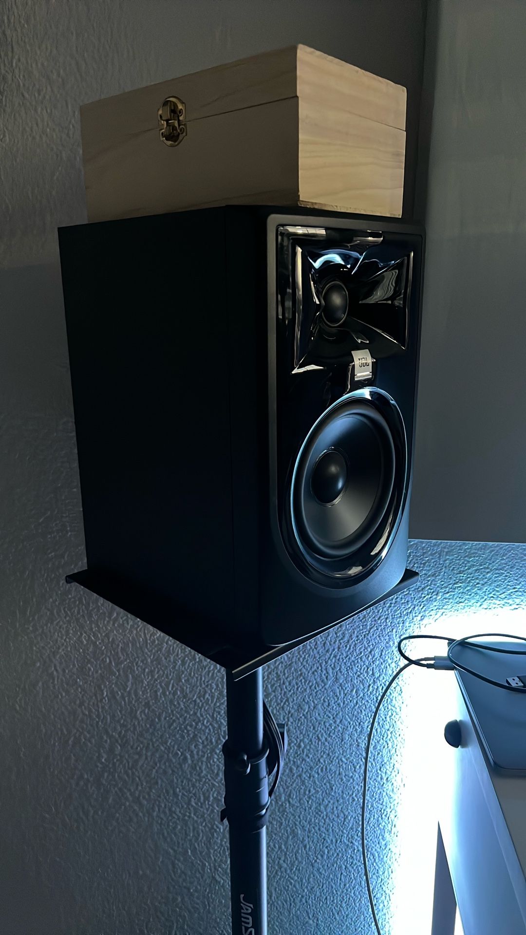 JBL 305P Mk11