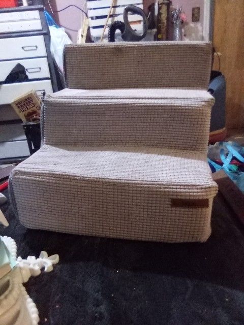 Pet Stairs Pick Up Only