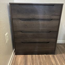 Modern 4 Drawer Dresser