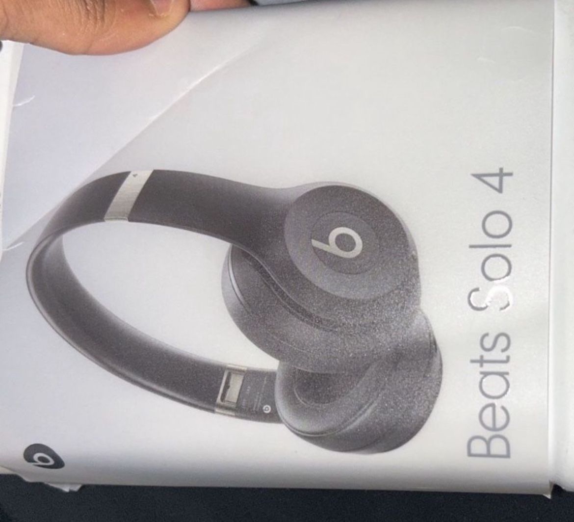 Beats Solo 4