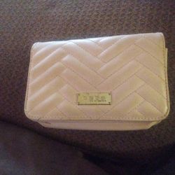 It's Brand New Bebe Pause