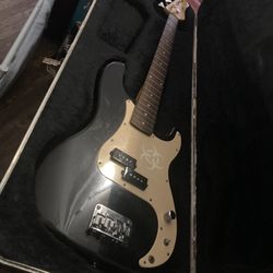 Vintage Guitar From 1980 / Fender Hard Case Both 