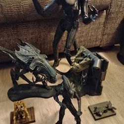 Epicly Cool Neca And McFarlane Toys All 2009 Rare Alien Collection