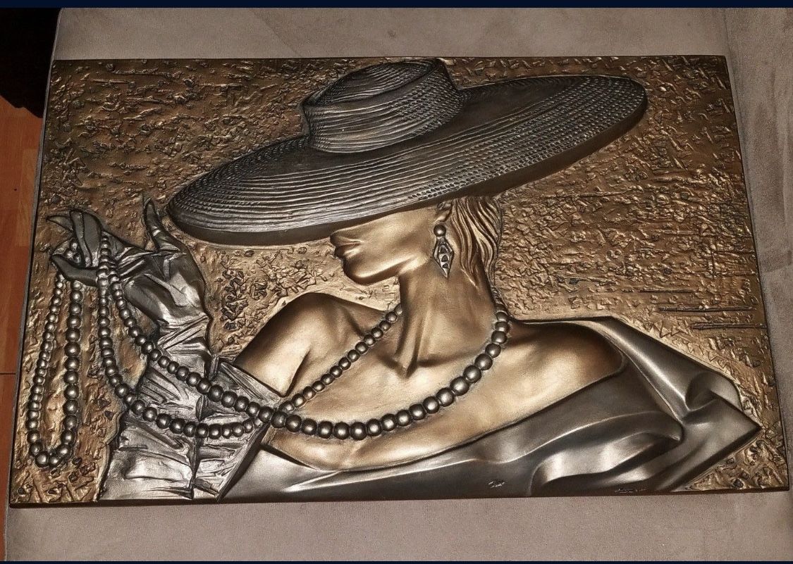 Bronze Sophisticated Lady by Austin Sculptures