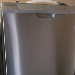 Frigidaire Gallery dishwasher 