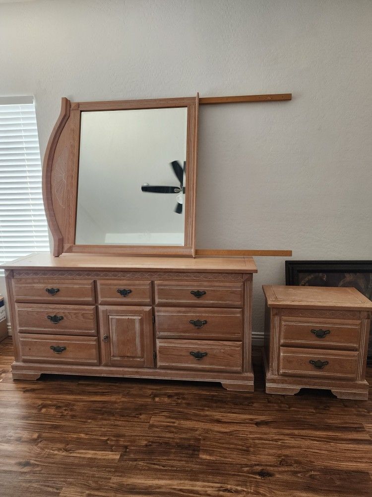 Dresser Set