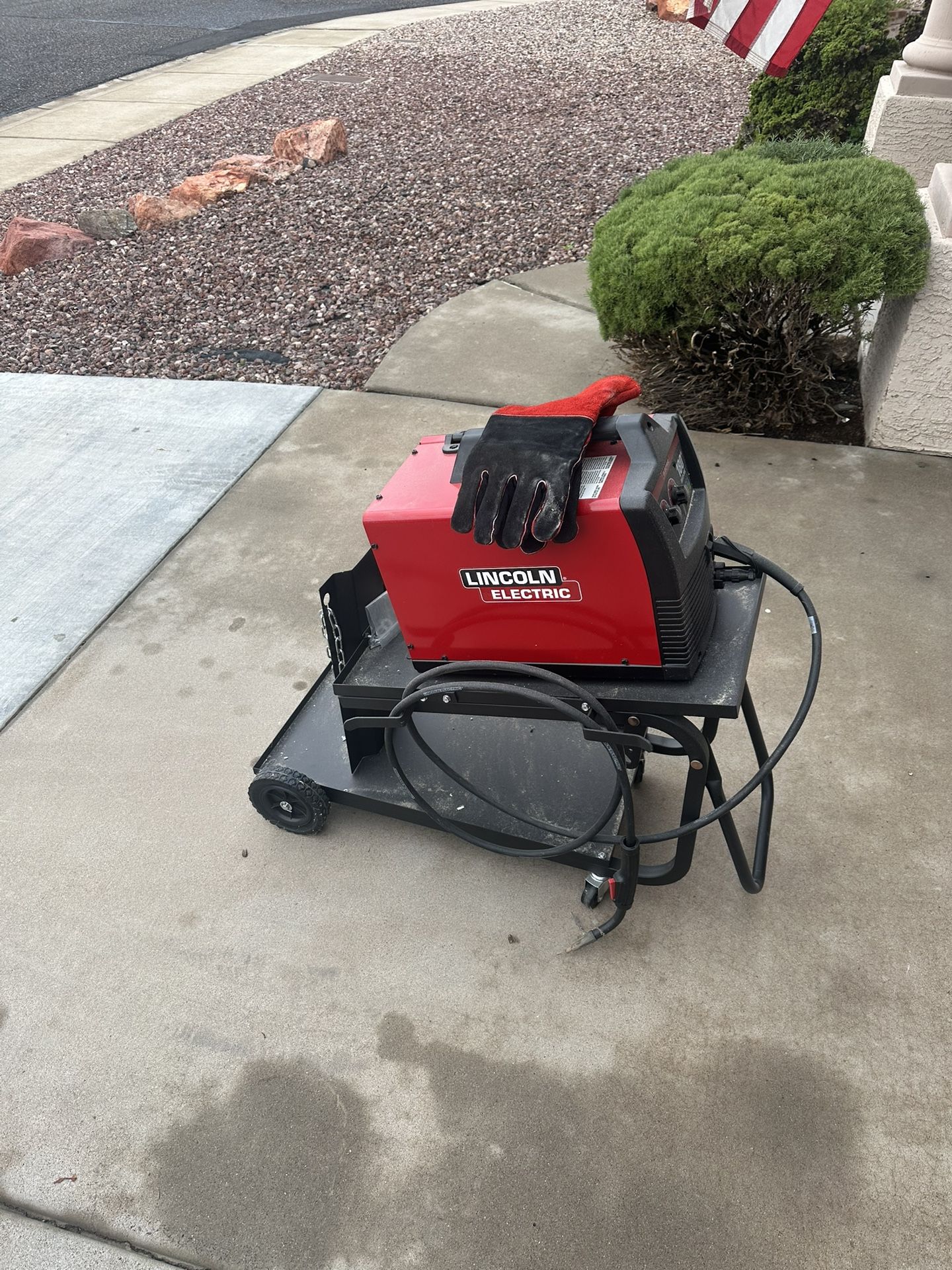 Lincoln Electric Welder  Used Twice