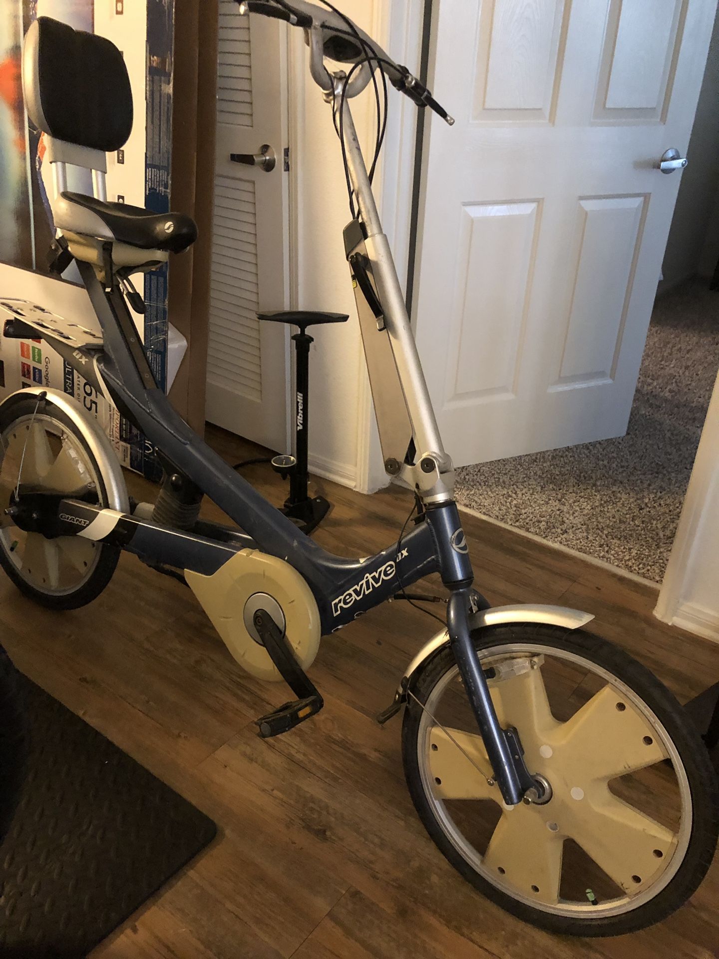 Rare Giant Revive DX recumbent bike for Sale in Westchester, CA OfferUp