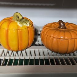 Thanksgiving/ Halloween Bowls w/ lids