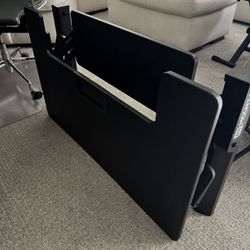 Adjustable sit-stand desk