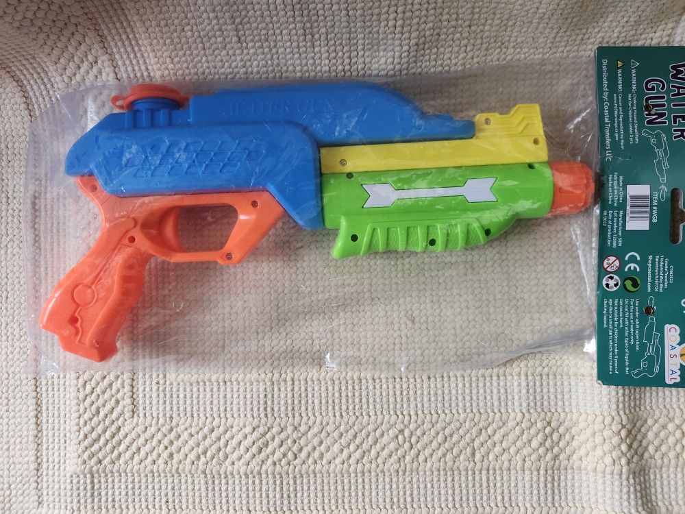 Colorful Plastic Water Gun – Summer Outdoor Toy – Brand New