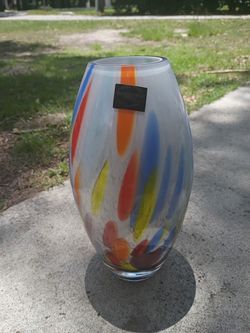 Makora Vase
