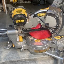 Mire Saw Dewalt 